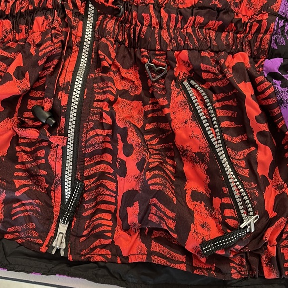 Ladies Obermeyer lightweight ski jacket and mittens. - Picture 4 of 8